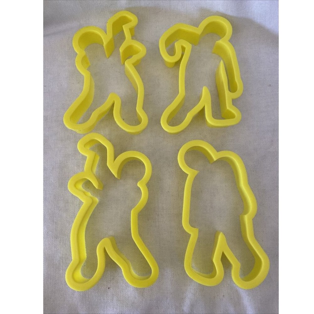 3 for $36 - set of 4 zombie cookie cutters NEW IN PACKAGE never used (16)